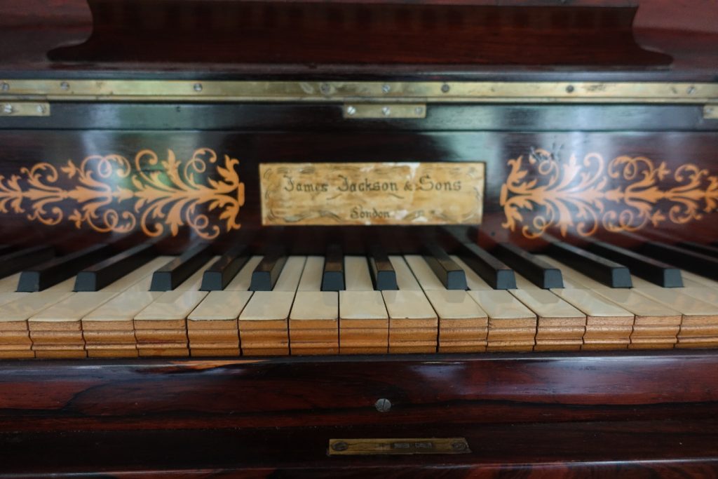 1830 (?) Cabinet piano rosewood - Piano1830 (?) Cabinet piano rosewood - Piano  